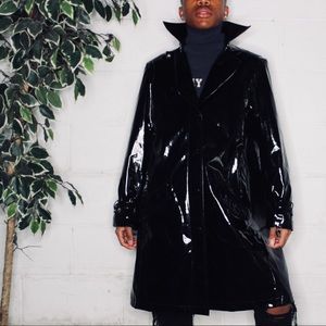 AMAZING VINYL TRENCH COAT !